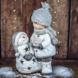 Dítě se sněhulákem